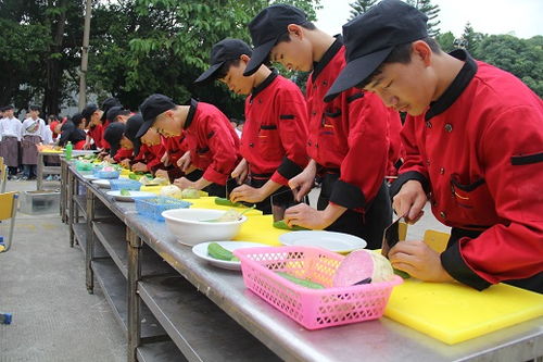 旅游服務(wù)系 以匠心服務(wù)，繪就美好旅途